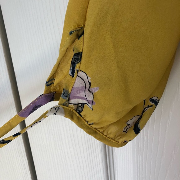 floral yellow romper (never worn) - Picture 4 of 4